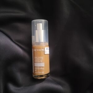 Revlon Skin-Caring Foundation - Warm Tan